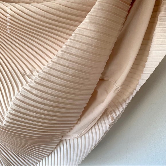 Retro Dress with Sweetheart Neckline - Picture 4 of 4